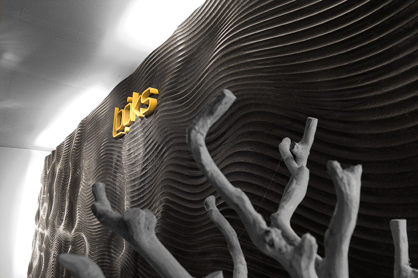 Restaurant Looks - Full Service by CuttingEdge